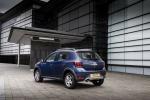 Dacia Sandero Stepway 2017 года (UK)